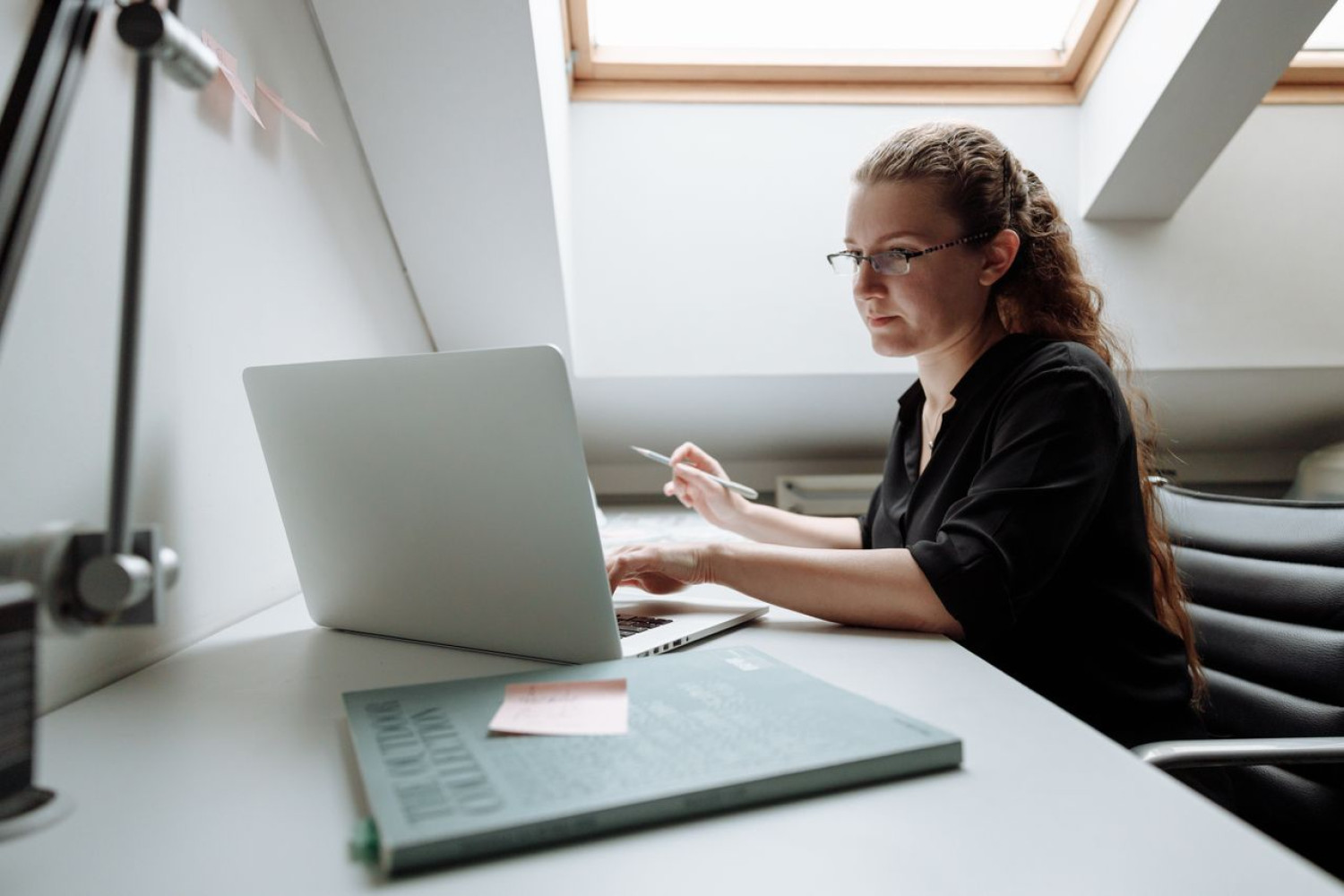 E-Learning erstellen lassen oder selbst erstellen – Beitragsbild