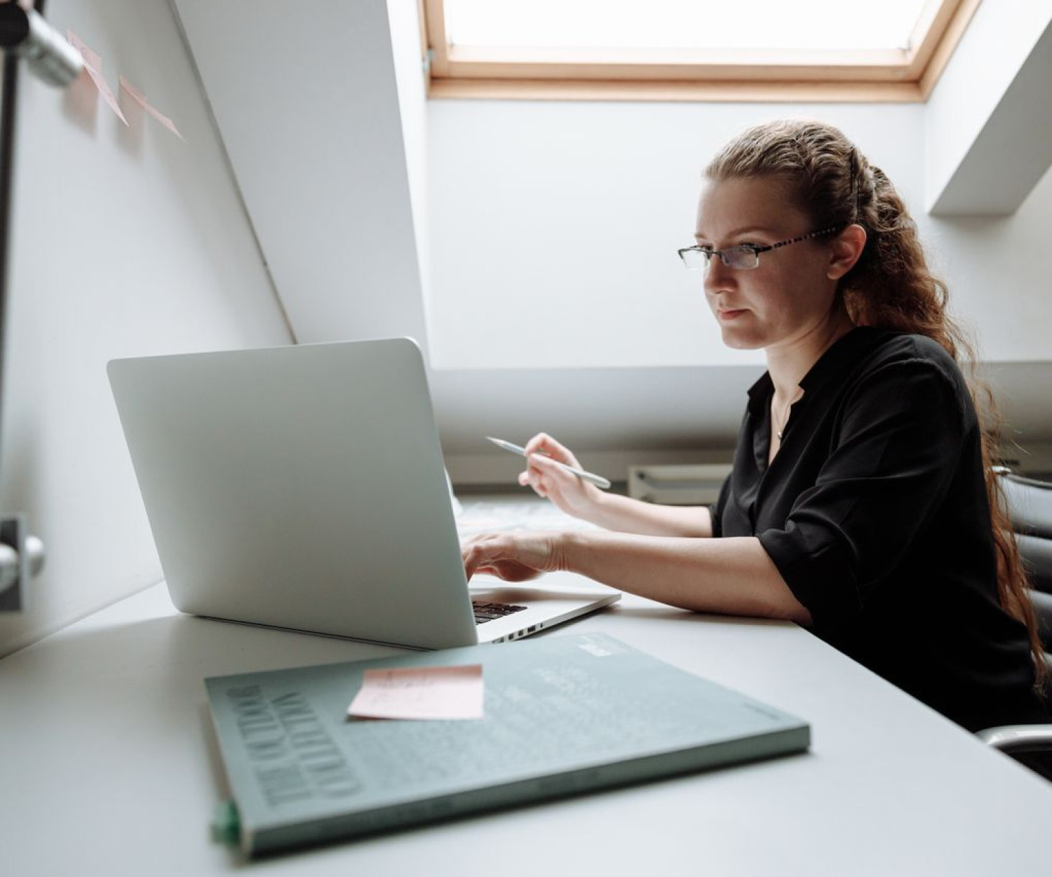 E-Learning erstellen lassen oder selbst erstellen – Beitragsbild